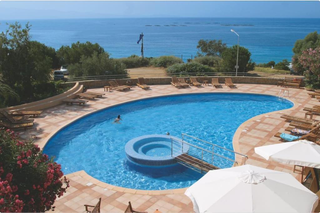 F2 Vue Mer Dans Residence Avec Piscine อฌักซิโอ้ ภายนอก รูปภาพ